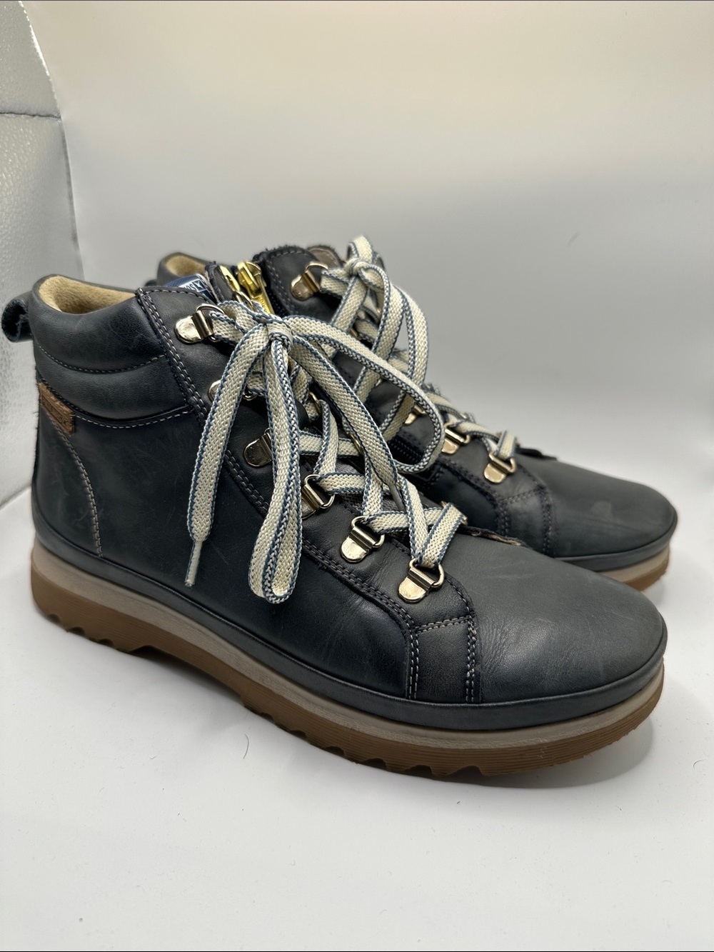 PIKOLINOS Black Leather Chukka Boots with Tan Outsole